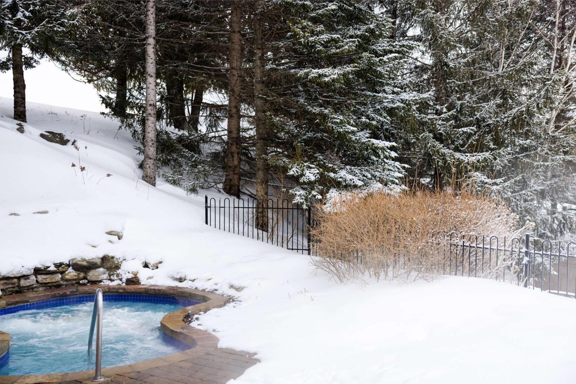 Hilton Grand Vacations Club Tremblant Canada Mont-Tremblant Exterior foto