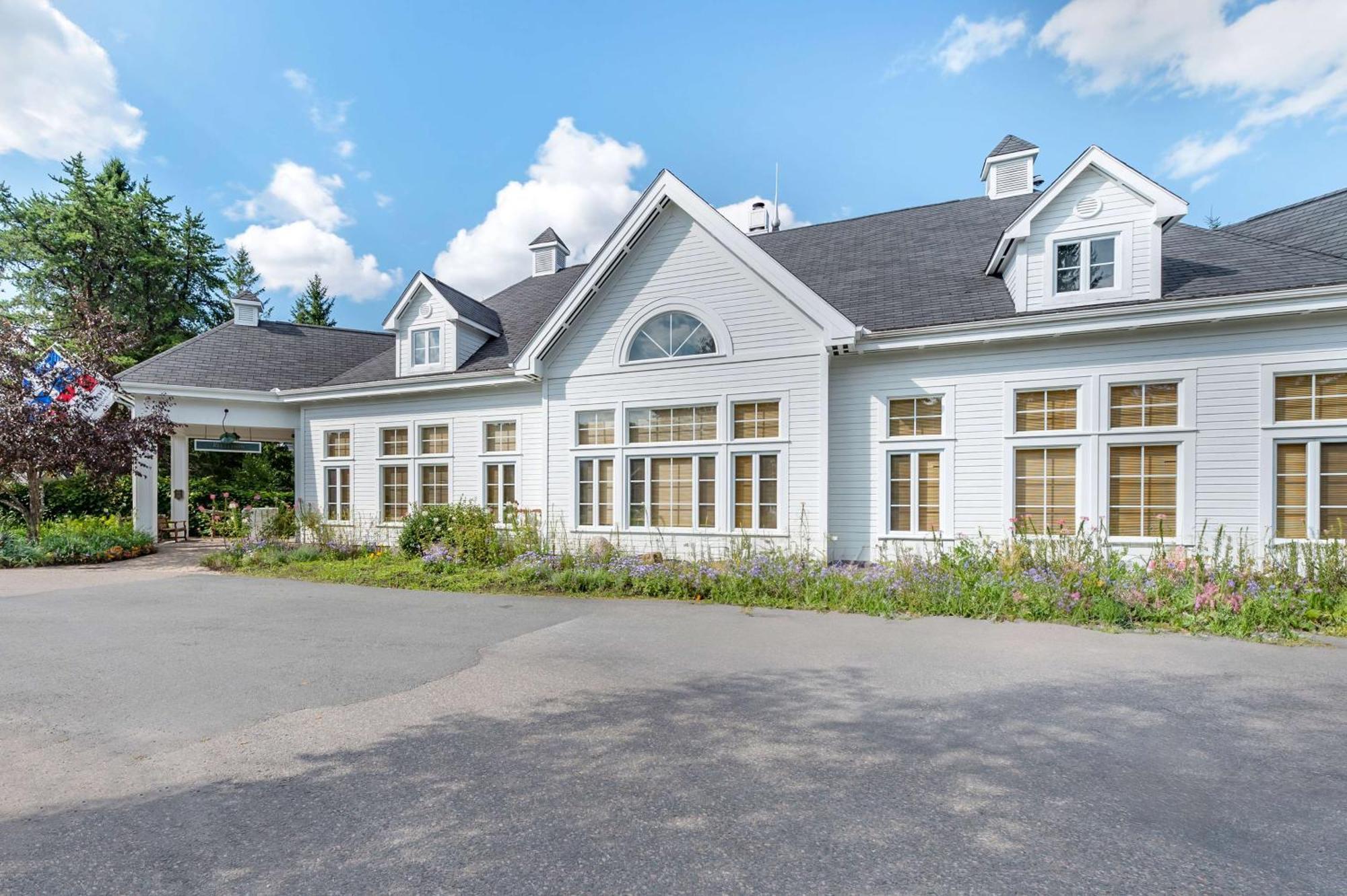 Hilton Grand Vacations Club Tremblant Canada Mont-Tremblant Exterior foto