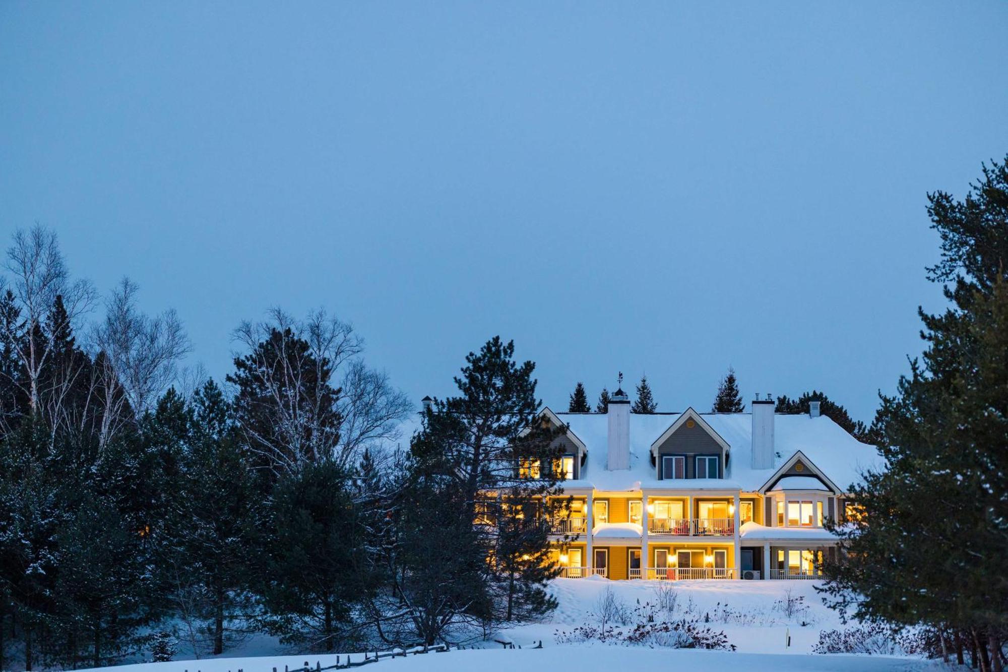 Hilton Grand Vacations Club Tremblant Canada Mont-Tremblant Exterior foto